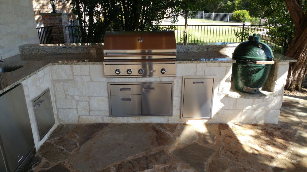 austin-rustic-outdoor-patio-kitchen